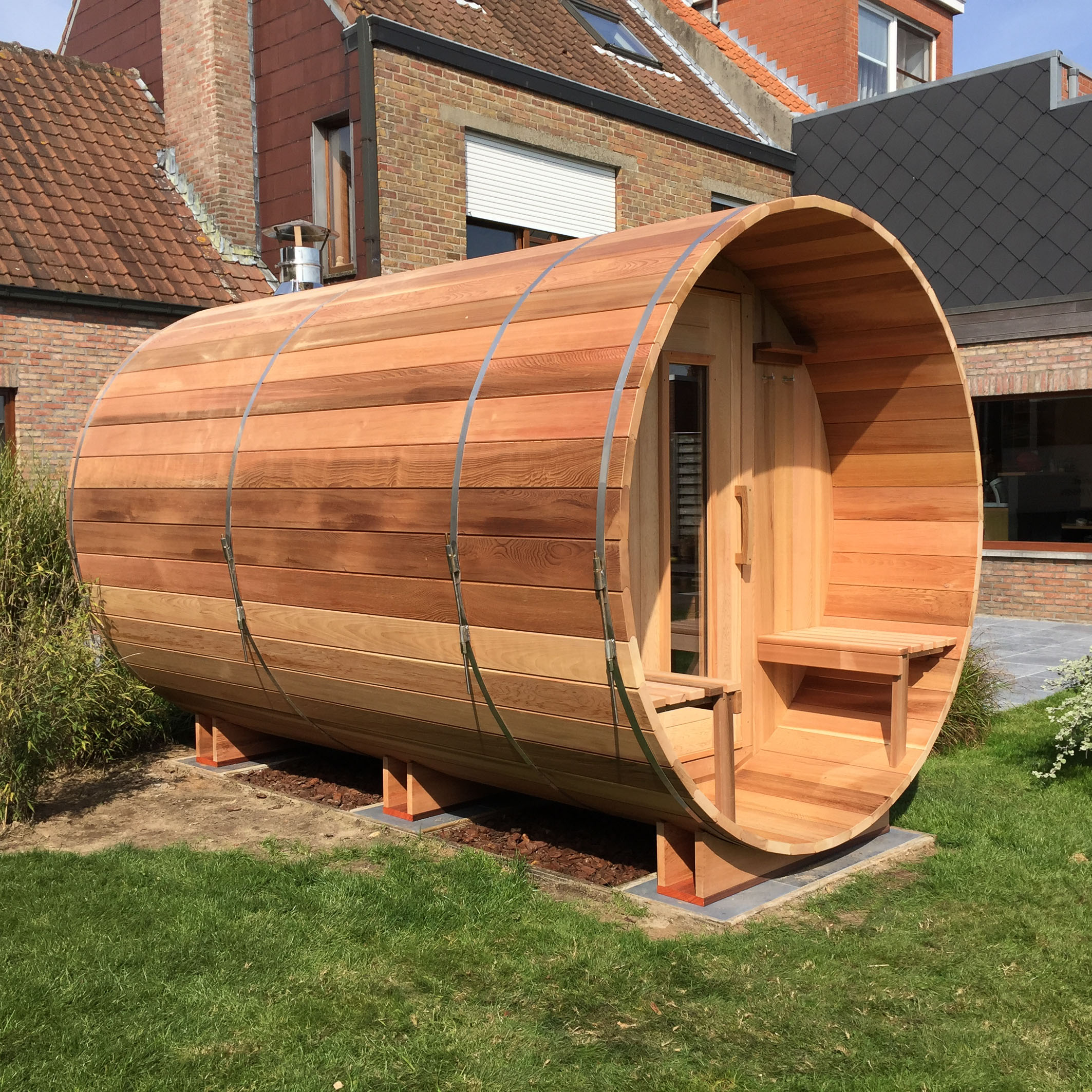 Tonneau sauna 420cm avec vestiaire et terrasse