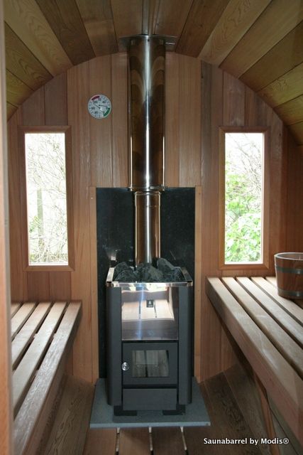 Saunabarrel, legna e finestre extra: realizzazione a Hoegaarden.