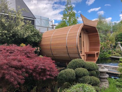 Detalle de un barril de sauna con un toque oriental para los jardines de agua oriental en Kuurne